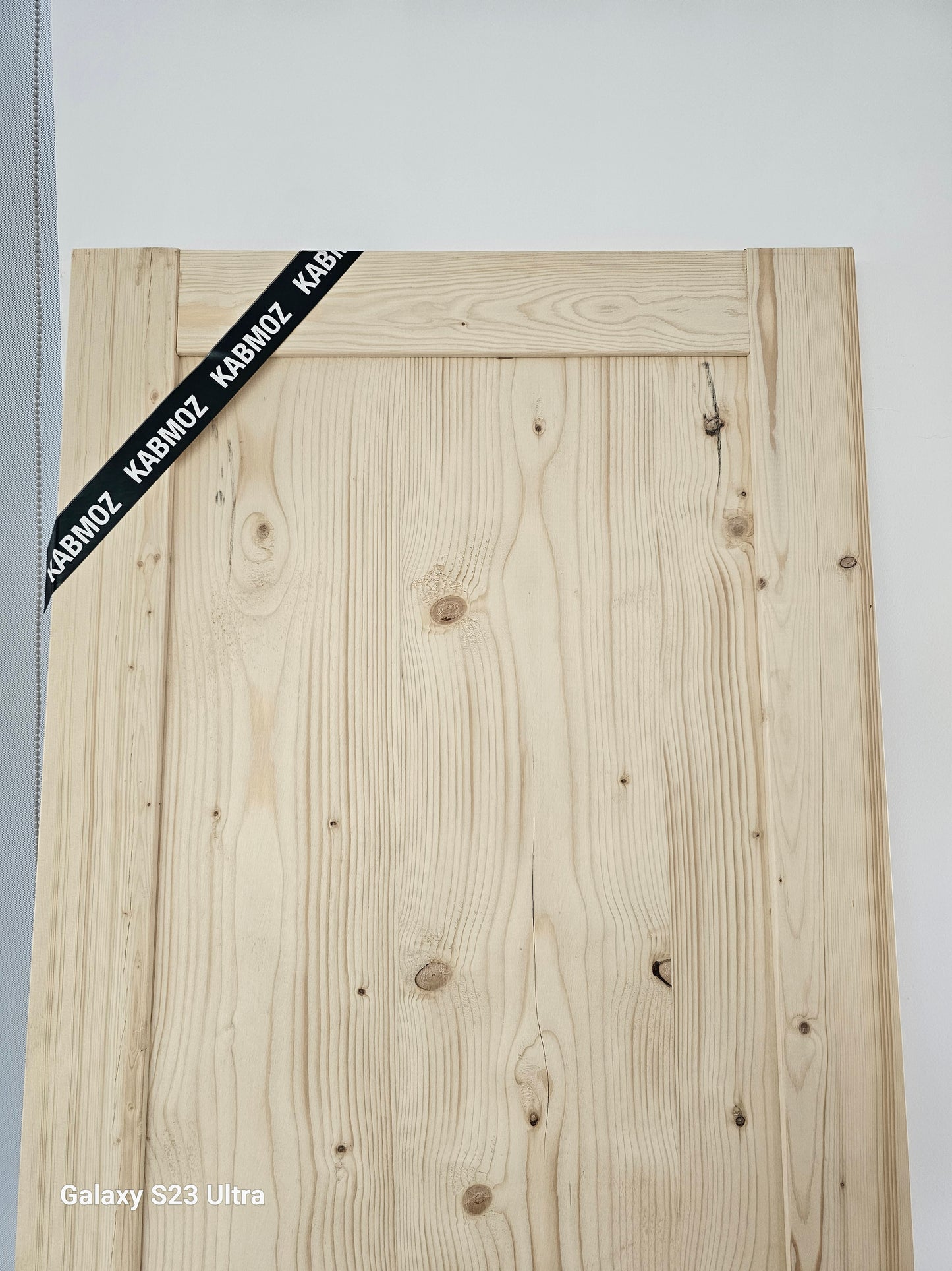 KABMOZ Elegant and Durable Wooden Door - Enhance Your Space with Timeless Beauty